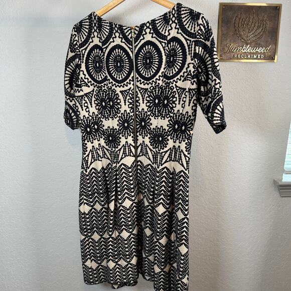 Women's Gabby Skye Black and Cream Embroidered Geometric Floral Dress Size 8 - Picture 7 of 9